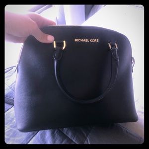 Micheal Kors black purse